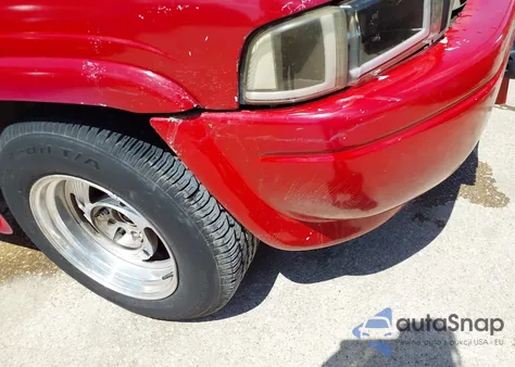 2001 Dodge Ram 1500 St из США, поврежденный, VIN 1B7HC13Y61J205688